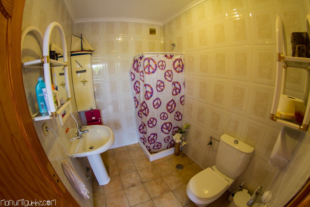 La Cometa — Bathroom (1)