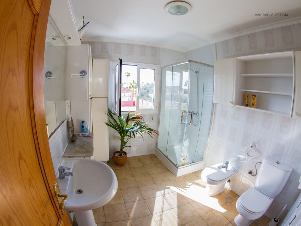 La Cometa — Bathroom (2)