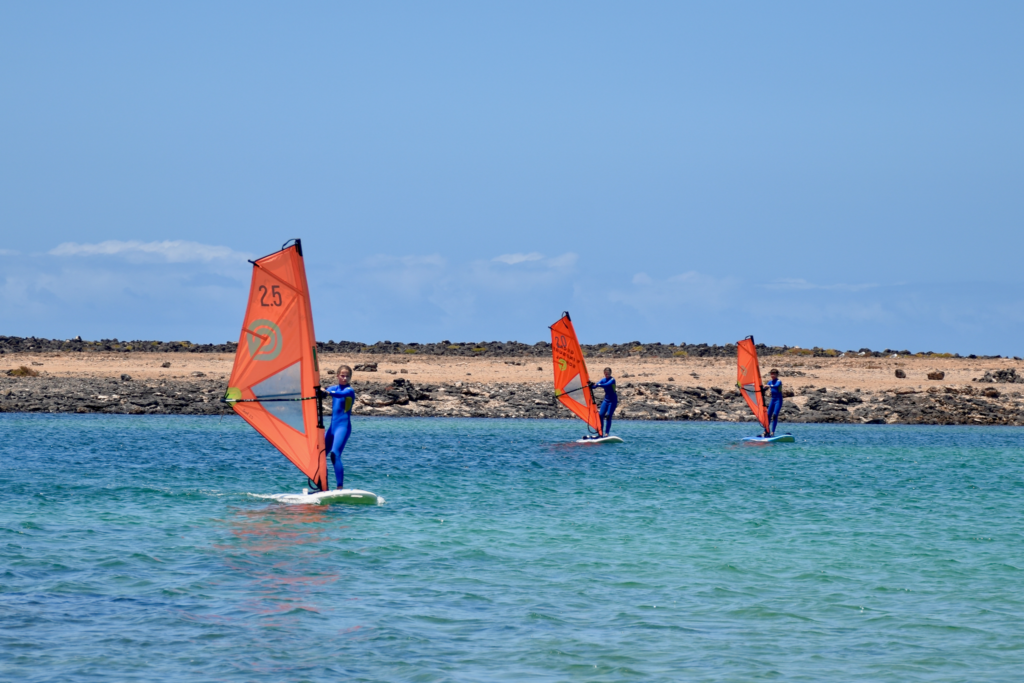 Beginner windsurf lesson in Fuerteventura